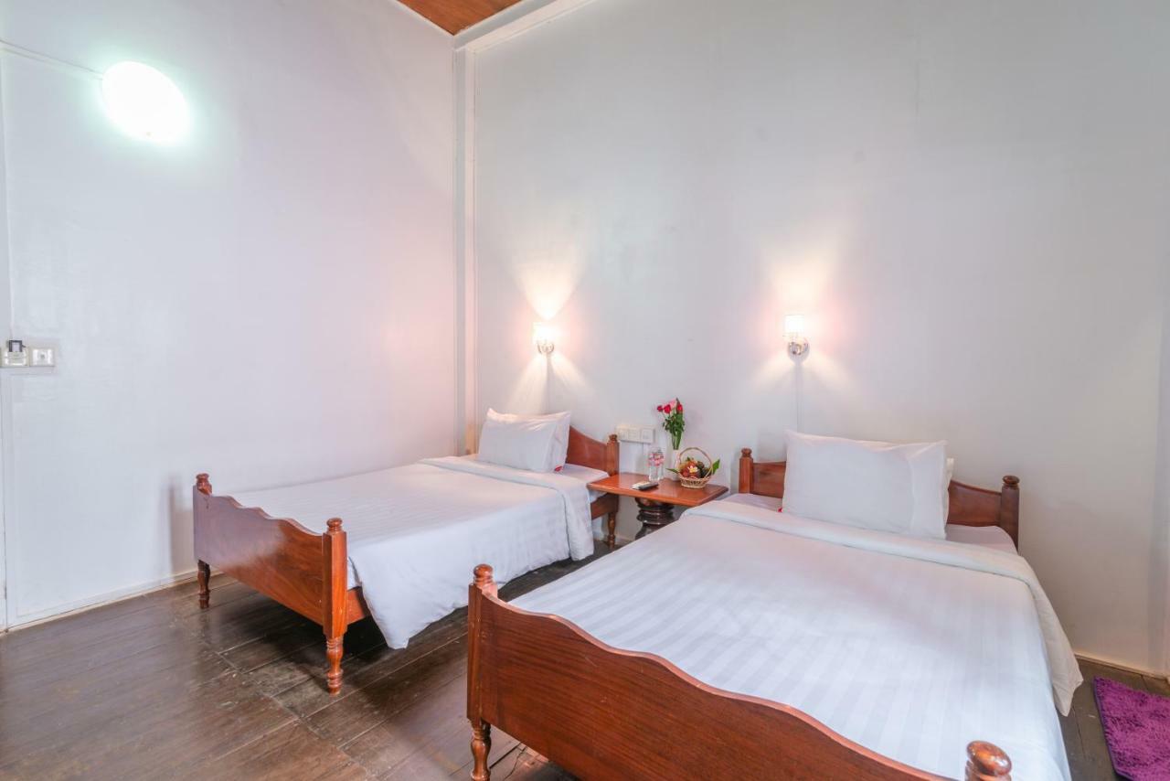 Five Rose Siem Reap Hostel Bagian luar foto