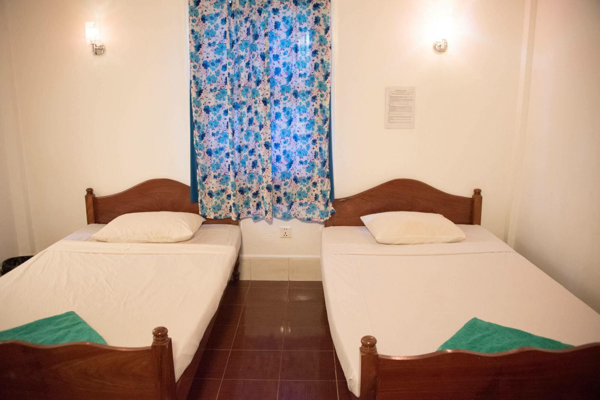 Five Rose Siem Reap Hostel Bagian luar foto
