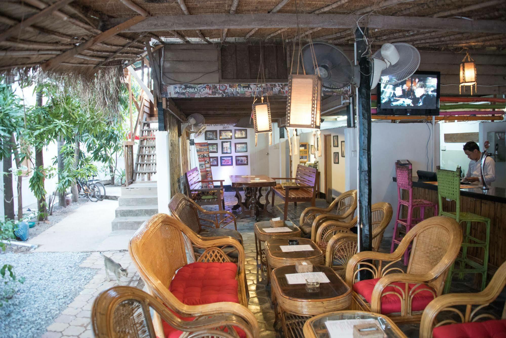 Five Rose Siem Reap Hostel Bagian luar foto