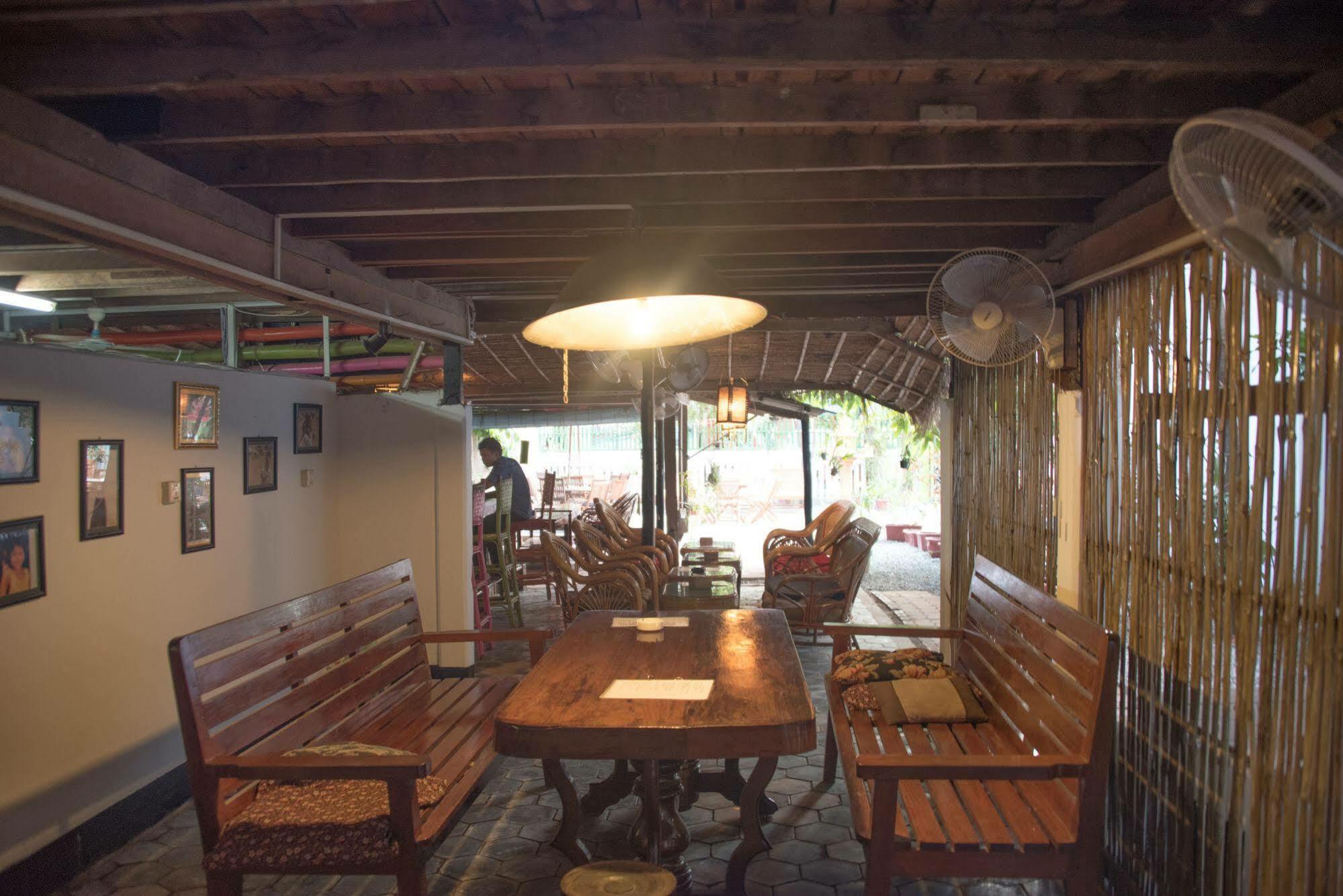 Five Rose Siem Reap Hostel Bagian luar foto