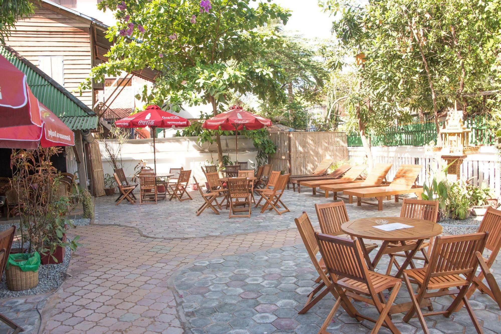 Five Rose Siem Reap Hostel Bagian luar foto