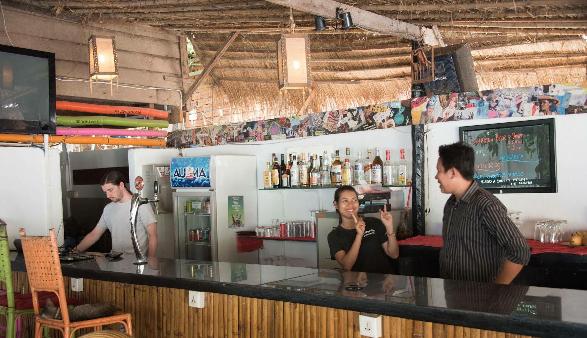 Five Rose Siem Reap Hostel Bagian luar foto