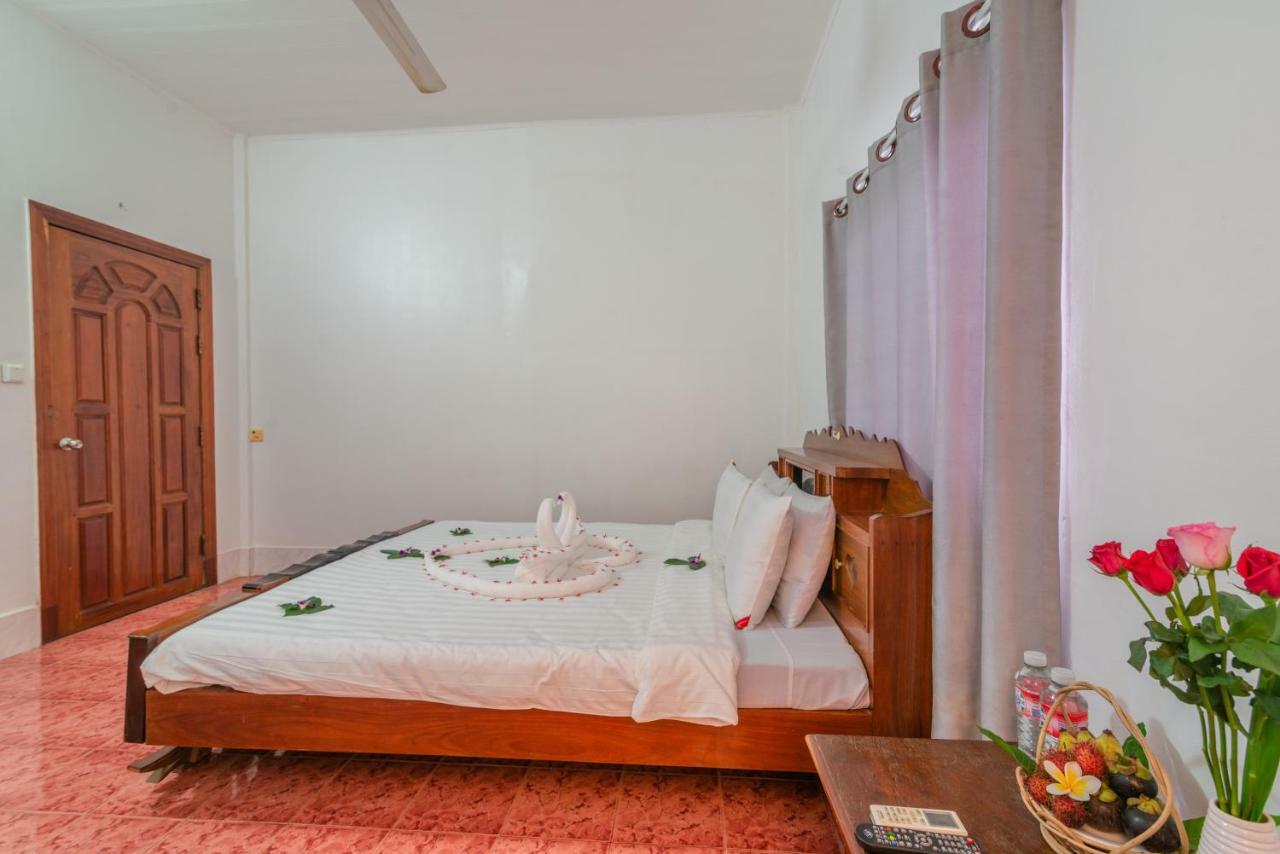 Five Rose Siem Reap Hostel Bagian luar foto